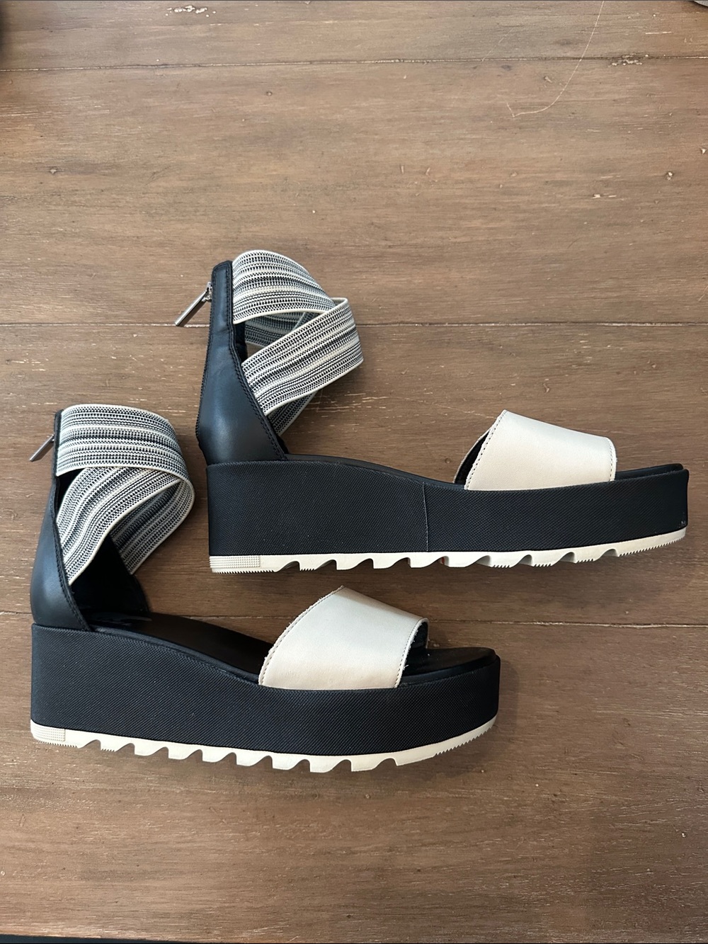 Sorel Black Platform Wedge Sandal with Cream/Black Strap - Picture 2 of 4